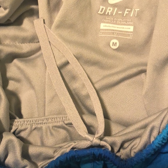 Nike Dri-fit blue and white shorts with lining - Picture 6 of 6
